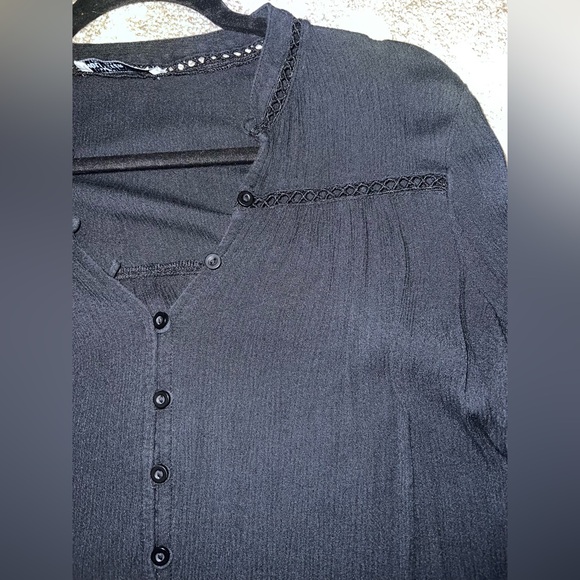 ⭐️Hollister⭐️ Long sleeve black blouse, size Medium ⭐️ - Picture 11 of 12
